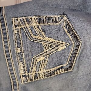 NWT Vigoss Light Blue Jeans with Detailed Embroidery